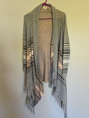 La Hearts Gray and Cream/Pink Fringe Open-Front Cardigan